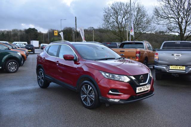 Nissan Qashqai 1.3 DIG-T N-Connecta DCT Auto Euro 6 (s/s) 5dr SUV Petrol Red