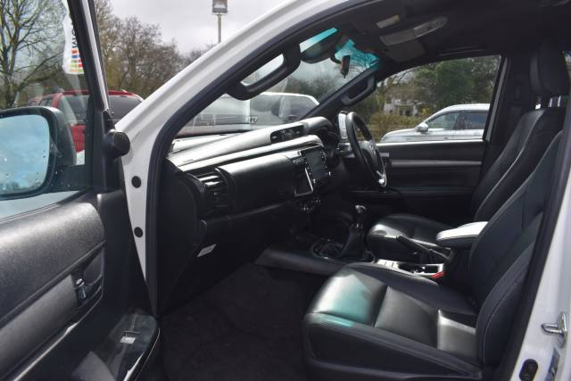 2021 Toyota Hilux 2.8 D-4D Invincible X 4WD Euro 6 (s/s) 4dr