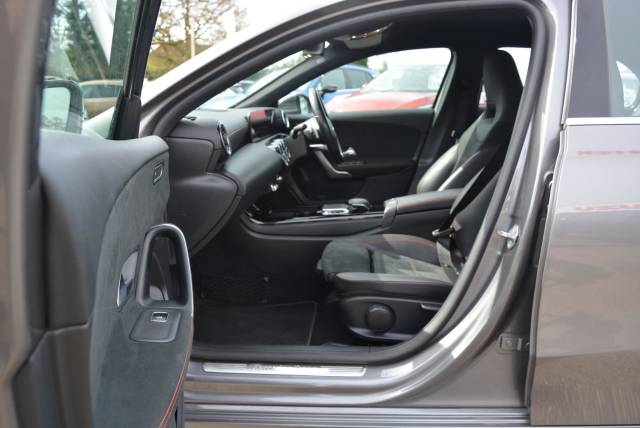 2019 Mercedes-Benz A Class 1.3 A200 AMG Line (Executive) 7G-DCT Euro 6 (s/s) 5dr