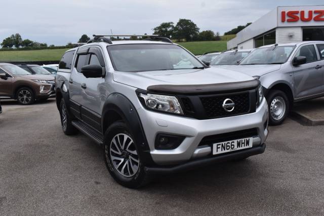 2016 Nissan Navara 2.3 dCi Tekna 4WD Euro 6 (s/s) 4dr