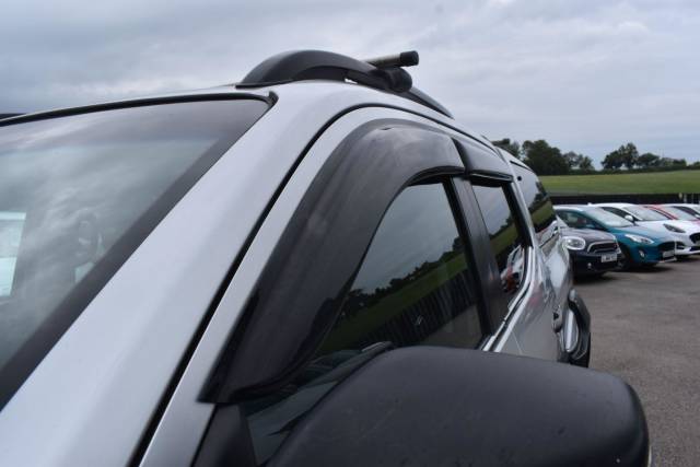 2016 Nissan Navara 2.3 dCi Tekna 4WD Euro 6 (s/s) 4dr