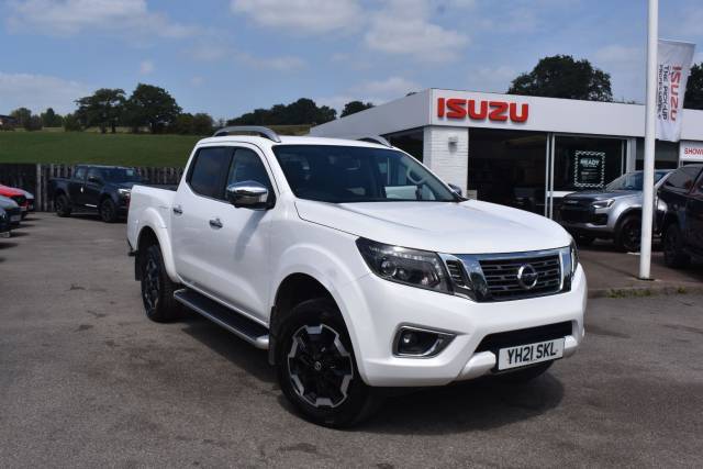 Nissan Navara 2.3 dCi Tekna 4WD Euro 6 (s/s) 4dr Pickup Diesel White
