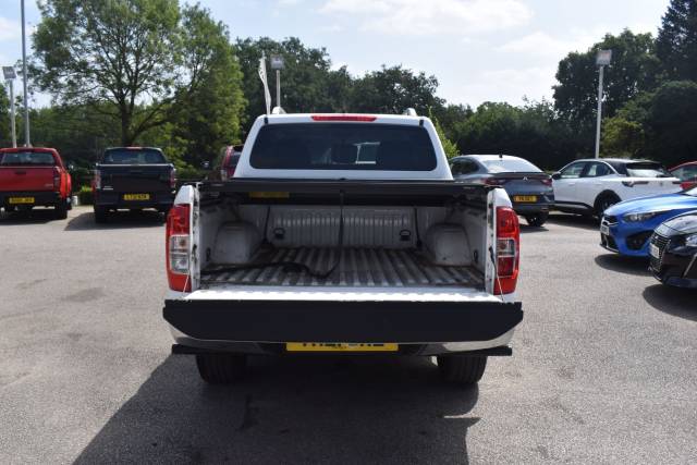 2021 Nissan Navara 2.3 dCi Tekna 4WD Euro 6 (s/s) 4dr