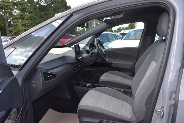 2022 Volkswagen ID.3 Pure Performance 45kWh Life Auto 5dr