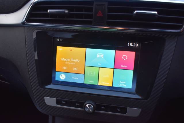 MG MG ZS 1.5 VTi-TECH Excite Euro 6 (s/s) 5dr SUV Petrol White