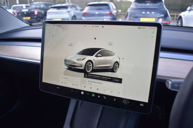 2022 Tesla Model 3 Standard Range Plus Auto RWD 4dr