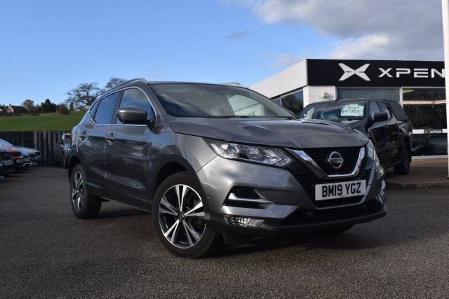 Nissan Qashqai 1.3 DIG-T N-Connecta Euro 6 (s/s) 5dr SUV Petrol Grey