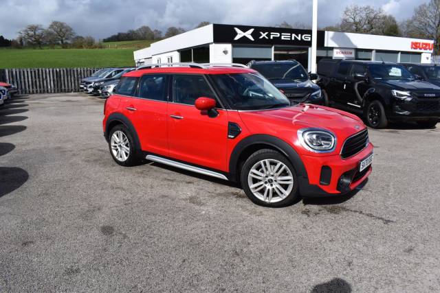 Mini Countryman 1.5 Cooper Exclusive Euro 6 (s/s) 5dr SUV Petrol Chili Red