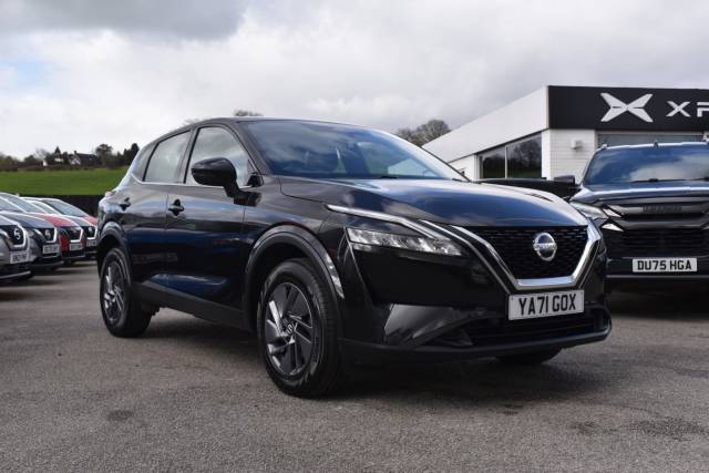 Nissan Qashqai 1.3 DIG-T MHEV Acenta Premium Euro 6 (s/s) 5dr SUV Hybrid Black
