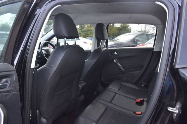 2017 Peugeot 2008 1.6 BlueHDi Allure Euro 6 5dr