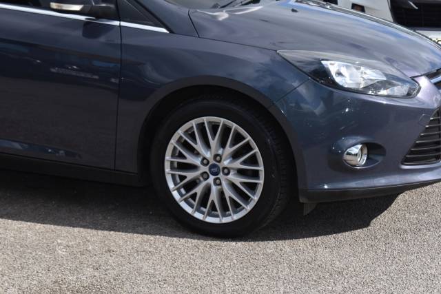2014 Ford Focus 1.6 Zetec Euro 5 5dr