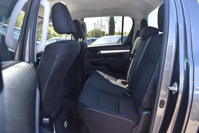 2024 Toyota Hilux 2.4 D-4D Icon Auto 4WD Euro 6 (s/s) 4dr