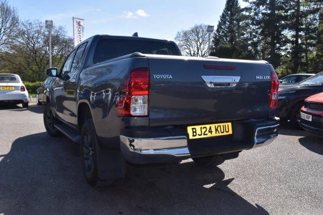 2024 Toyota Hilux 2.4 D-4D Icon Auto 4WD Euro 6 (s/s) 4dr