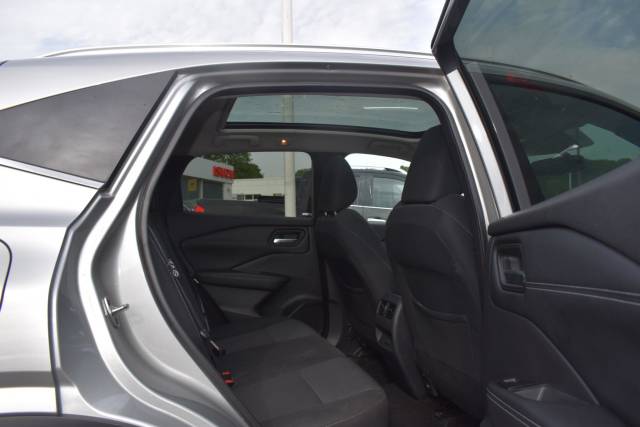 2022 Nissan Qashqai 1.3 DIG-T MHEV N-Connecta XTRON Euro 6 (s/s) 5dr