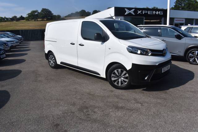 Toyota Proace 1.6D Medium Panel Van MWB Euro 6 (s/s) 6dr Panel Van Diesel White