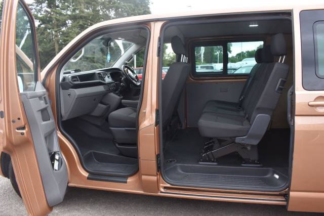 2023 Volkswagen Transporter 2.0 TDI T32 Highline Kombi FWD LWB High Roof Euro 6 (s/s) 5dr