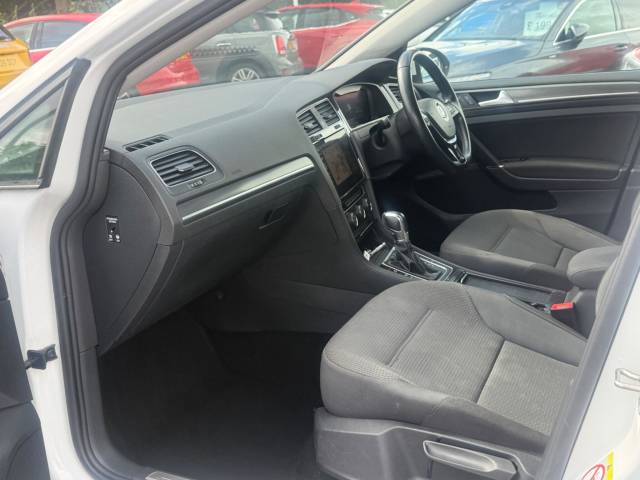 2018 Volkswagen e-Golf 35.8kWh e-Golf Auto 5dr