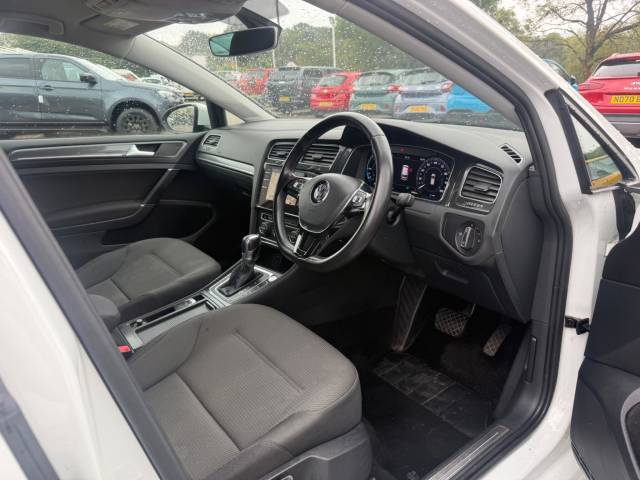 2018 Volkswagen e-Golf 35.8kWh e-Golf Auto 5dr