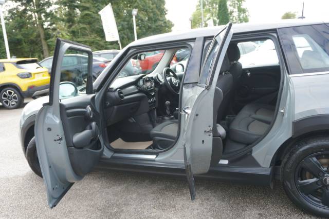 2017 Mini Hatch 1.5 Cooper Euro 6 (s/s) 5dr
