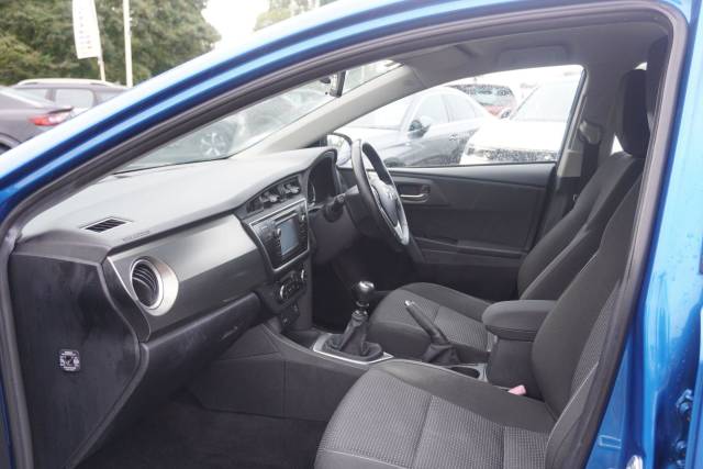 2014 Toyota Auris 1.33 Dual VVT-i Icon Euro 5 (s/s) 5dr