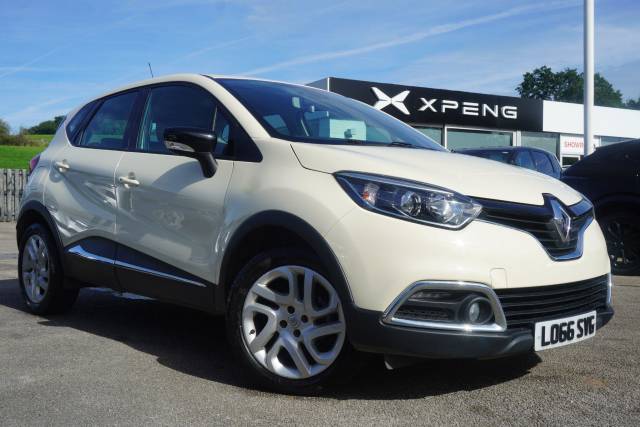 Renault Captur 1.2 TCe ENERGY Dynamique Nav Auto Euro 6 (s/s) 5dr SUV Petrol White