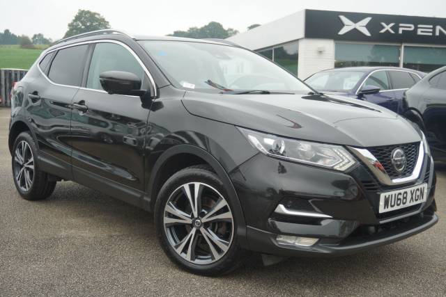 Nissan Qashqai 1.6 DIG-T N-Connecta Euro 6 (s/s) 5dr SUV Petrol Black